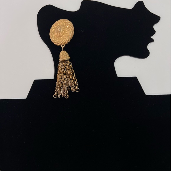 Givenchy Vintage Chain Tassel Clip on Earrings - Picture 5 of 6